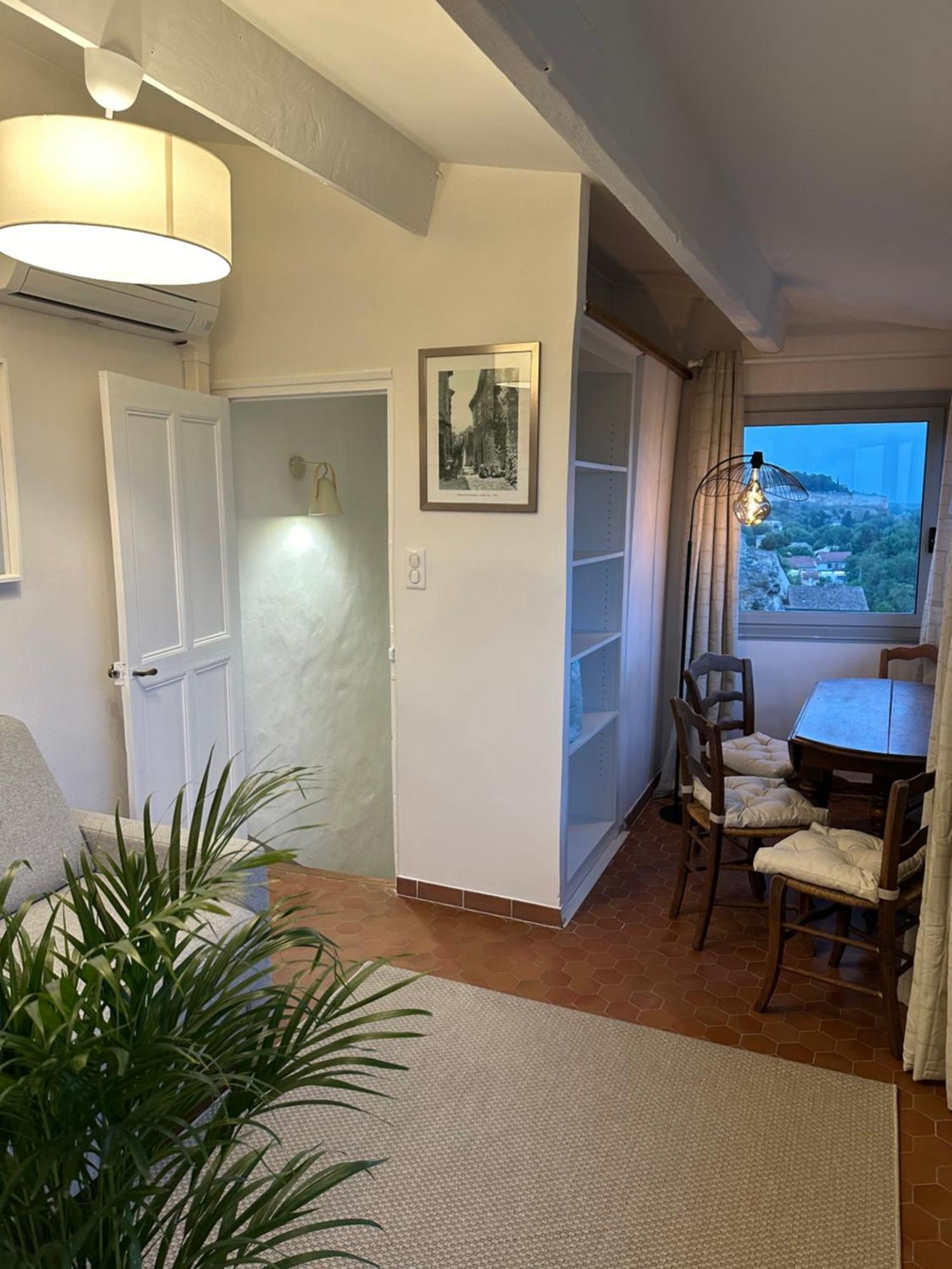 Charmante Petite Maison Avec Vue Panoramique, En Centre Historique, Proche D'Avignon, Ancienne, Renovee, Climatisee, Terrasse, Parking Public Gratuit Villeneuve-lès-Avignon Exteriör bild