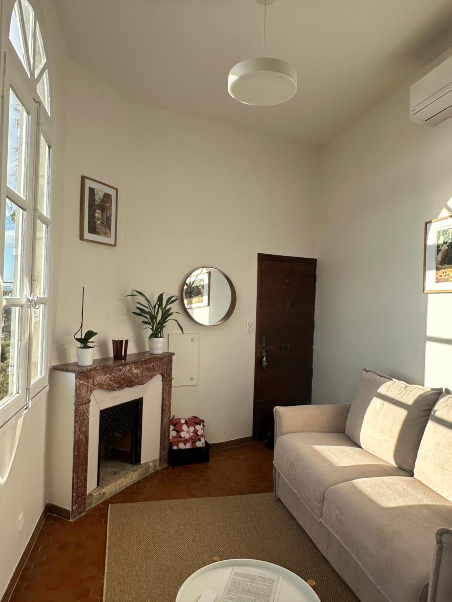 Charmante Petite Maison Avec Vue Panoramique, En Centre Historique, Proche D'Avignon, Ancienne, Renovee, Climatisee, Terrasse, Parking Public Gratuit Villeneuve-lès-Avignon Exteriör bild